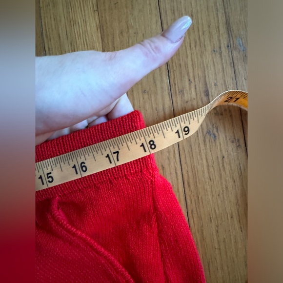 Vintage St John Red Santana Knit Slouchy Shorts Sz 10 - Picture 7 of 10